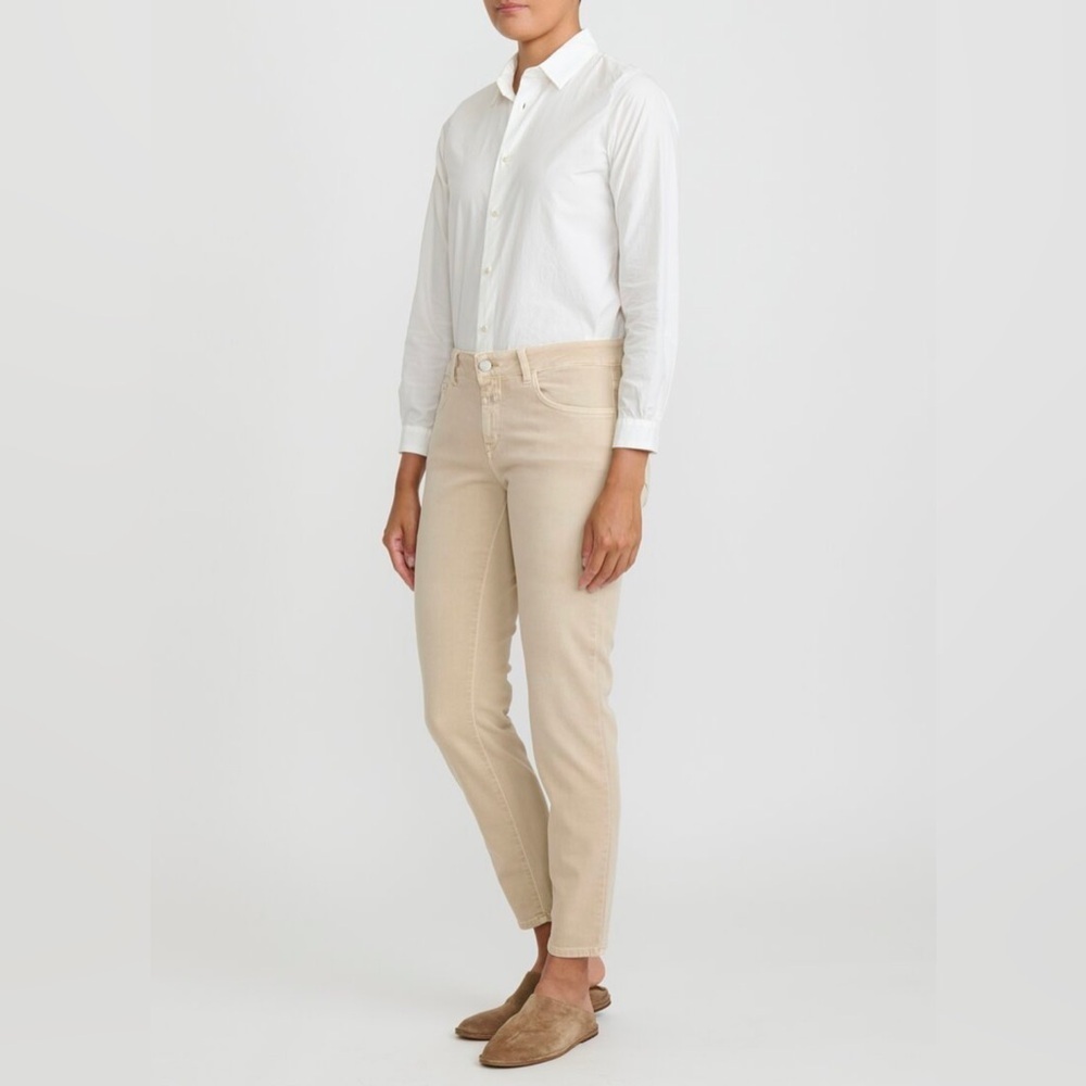 Closed Baker Cropped Narrow Jeans in Reed Beige